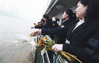 生命的归流——武汉江葬