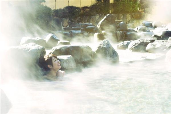 女人梦见温泉池
