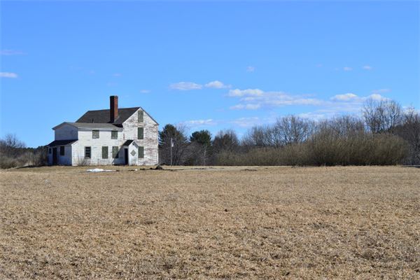 梦见破旧的院子和房子