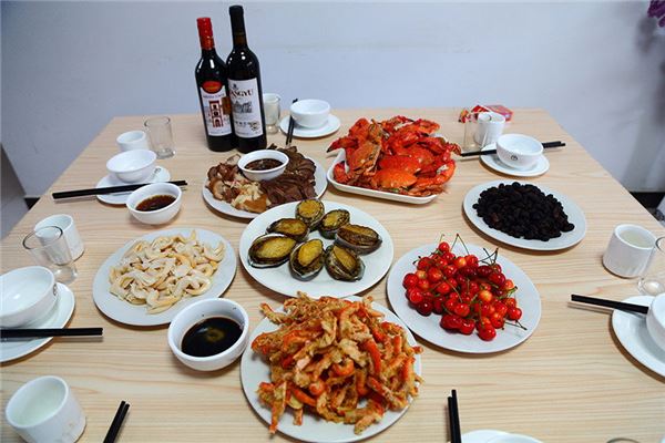 已婚女人梦见一桌好菜