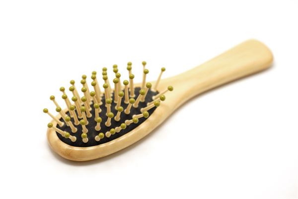 女人梦见好几把梳子