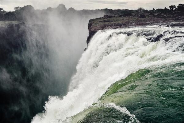 梦见发大水特别大