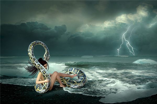 梦见蛇缠别人的身是什么意思