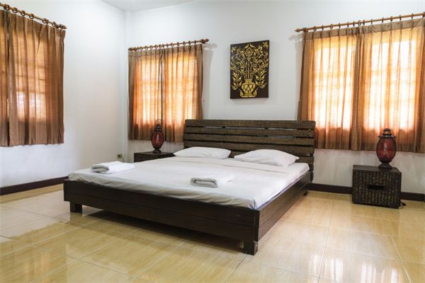 女人梦见水进卧室淹床