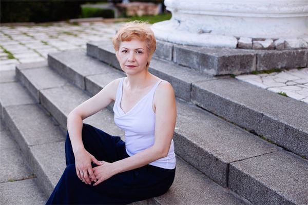 女人梦见多长出手指