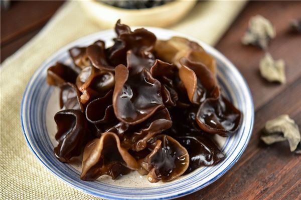 已婚女人梦到木耳